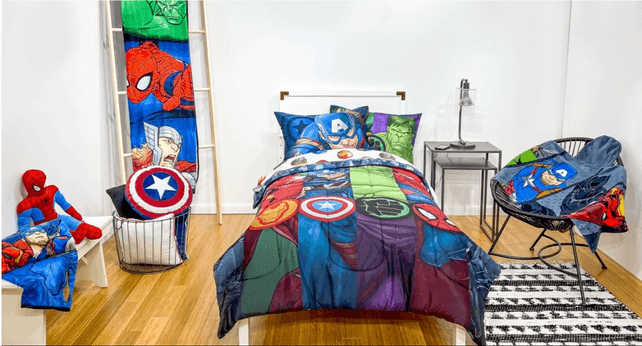 Marvel Avengers 46"x60" Kids' Throw Blanket Blue