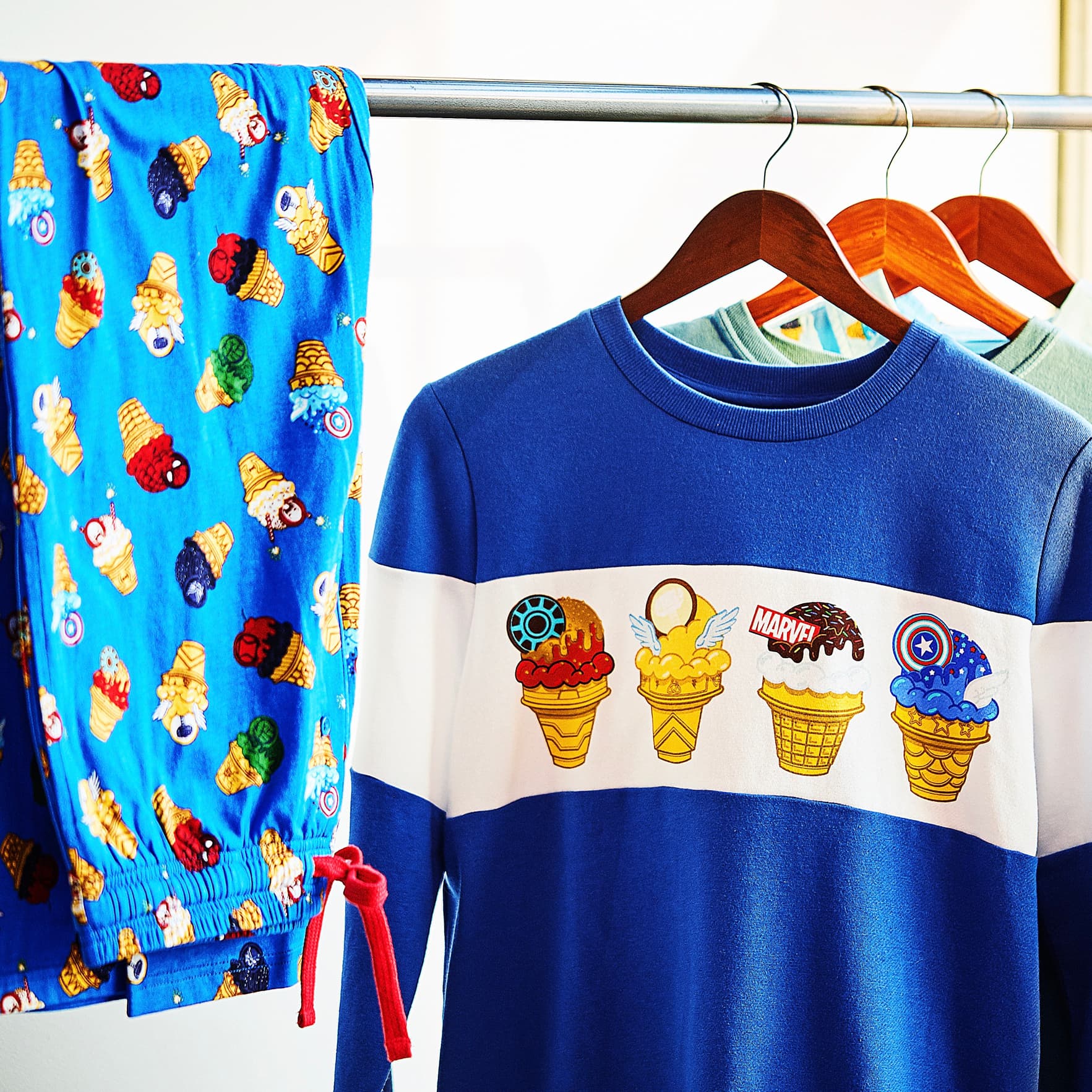 Marvel x Eat the Universe - pajama pants and sweatshirt