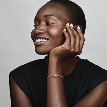 Shop it <a href=https://us.pandora.net/en/charms-bracelets/charms/marvel-captain-marvel-insignia-charm/762744C01.html?gclsrc=aw.ds&gad_source=1>here</a>