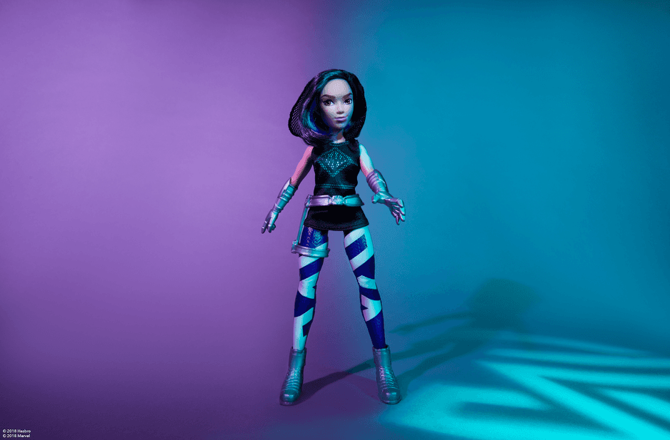 Marvel Rising Secret Warriors - Bambola Daisy Johnson (Quake) Con Vestito Da Allenamento, Articolata, Capelli Radicati, Giocattolo Ufficiale Hasbro