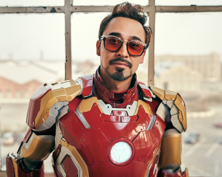 Tony Stark cosplayer