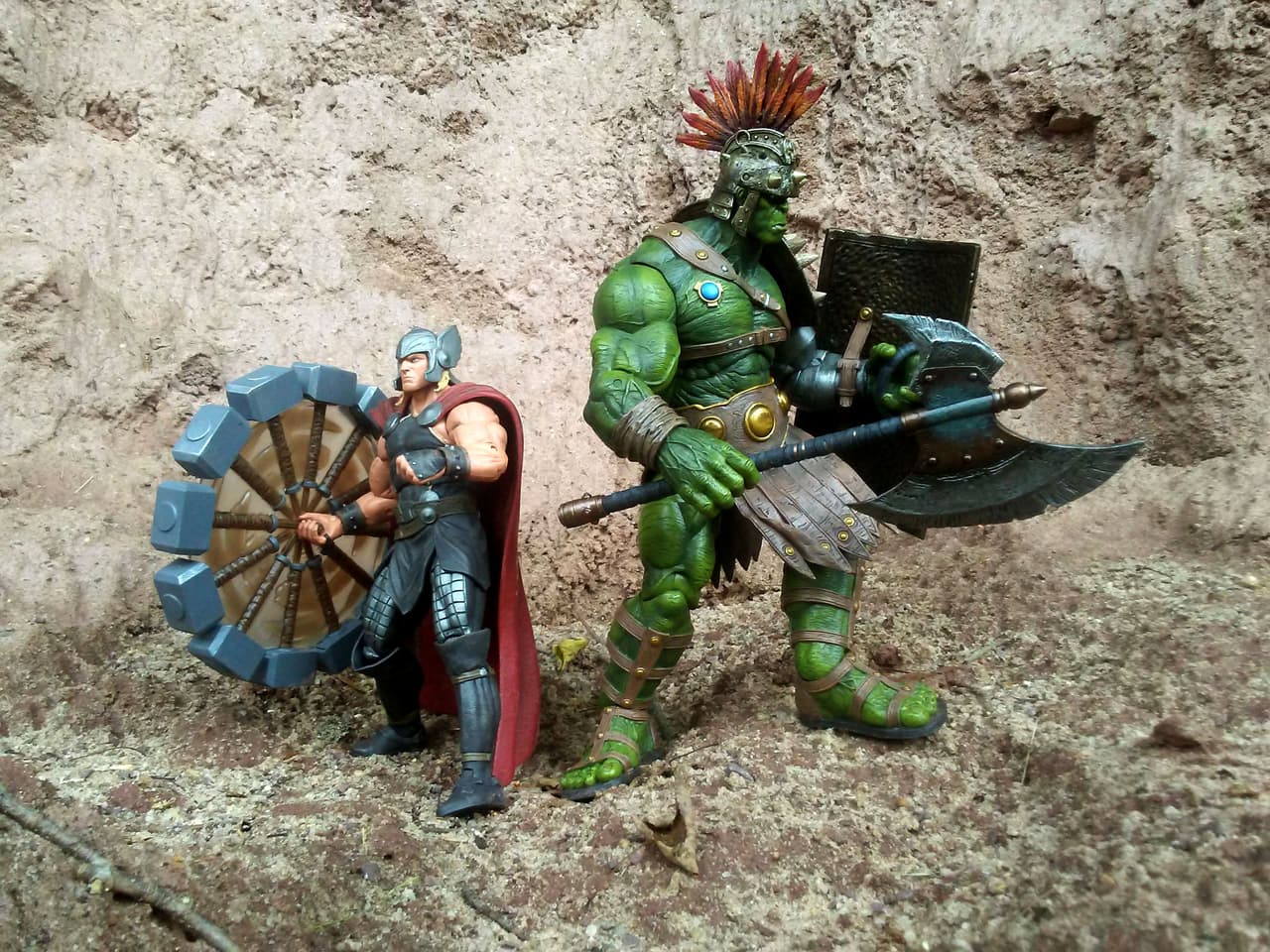 Preview New Thor And Hulk Figures from Diamond Select Toys Marvel