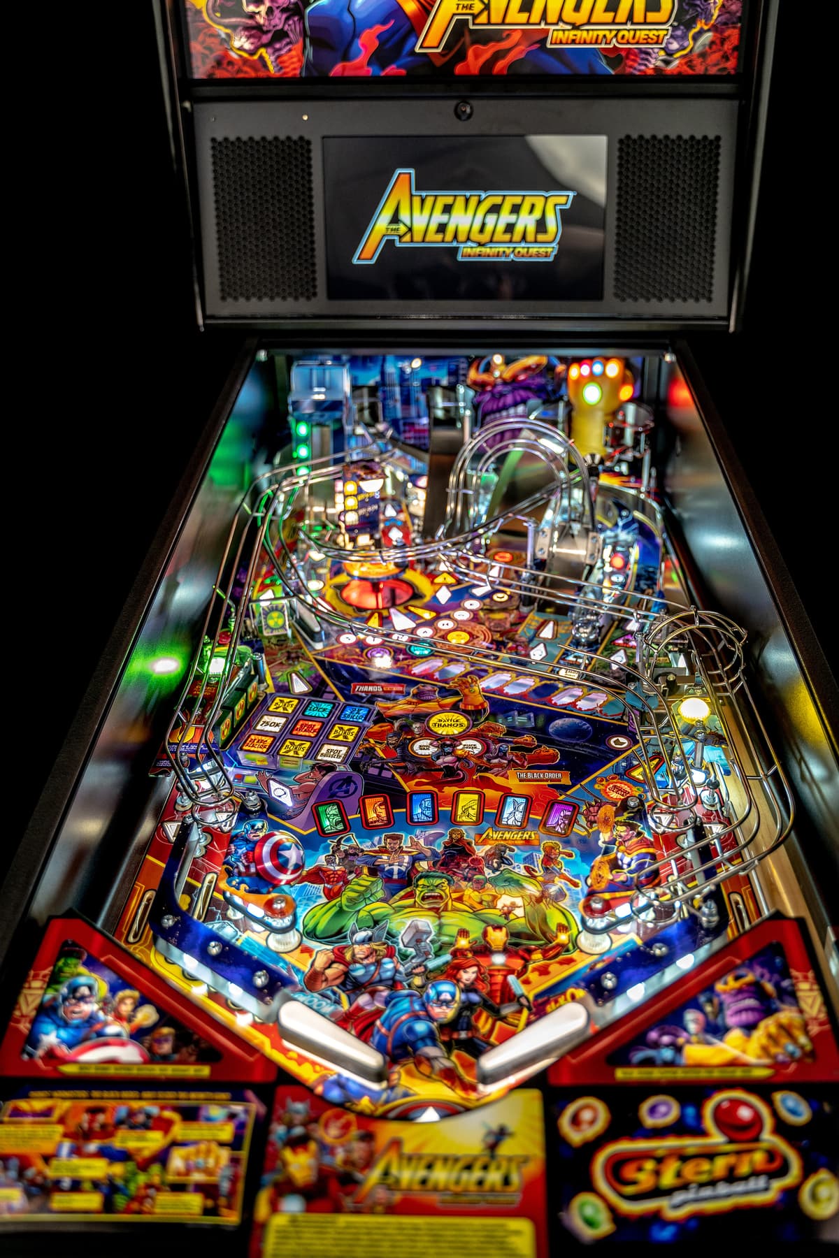 AVENGERS: INFINITY QUEST Premium Model