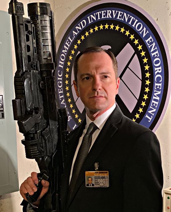 Coulson Lives Cosplay as Coulson
