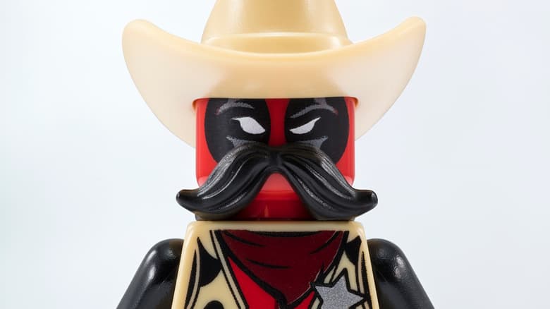 nå Knogle ring LEGO Sheriff Deadpool Minifigure Available at San Diego Comic-Con | Marvel