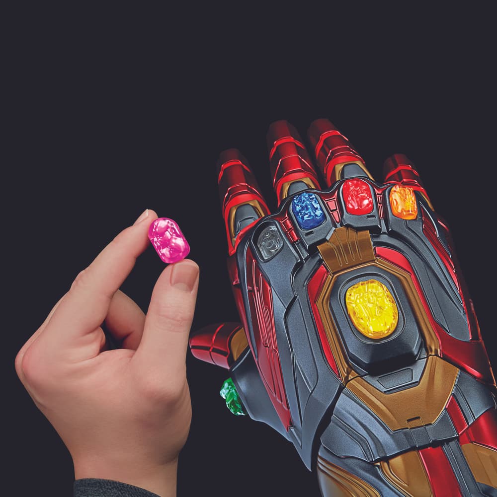 Hasbro Legends Avengers Endgame Iron Man Nano Gauntlet