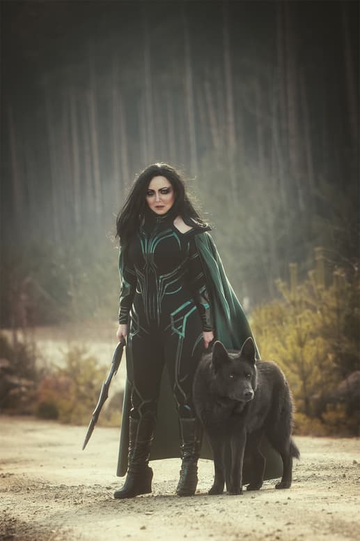 Kes Von Puch AKA Kes Costumes & Cosplay as Hela