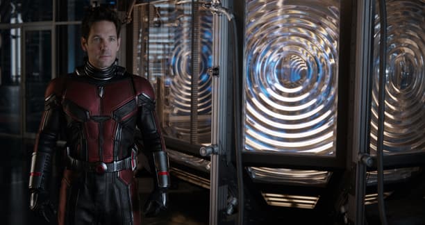 Paul Rudd on set as Scott Lang/Ant-Man