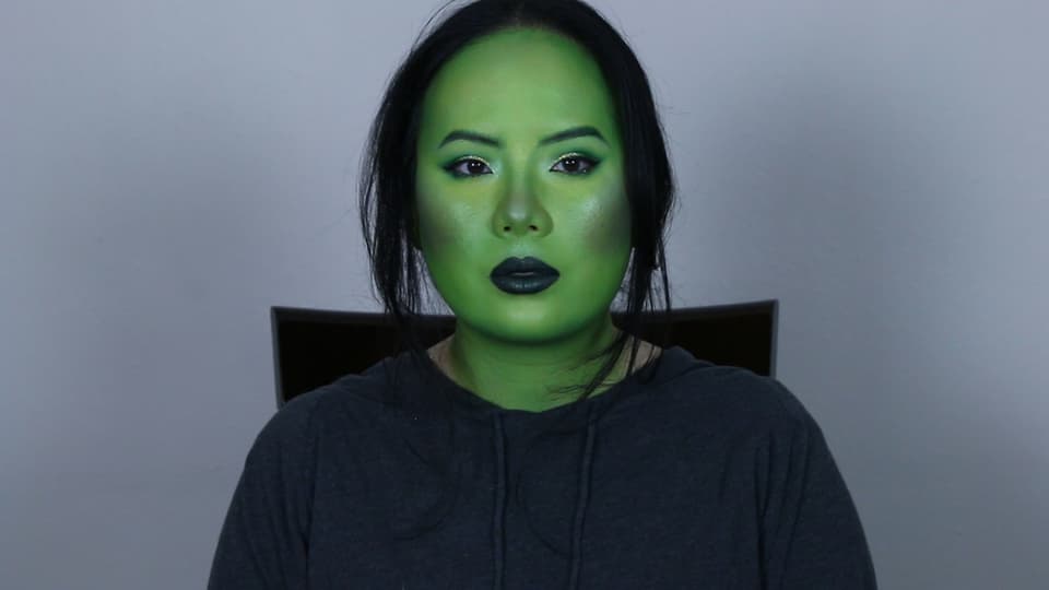 Mantis makeup