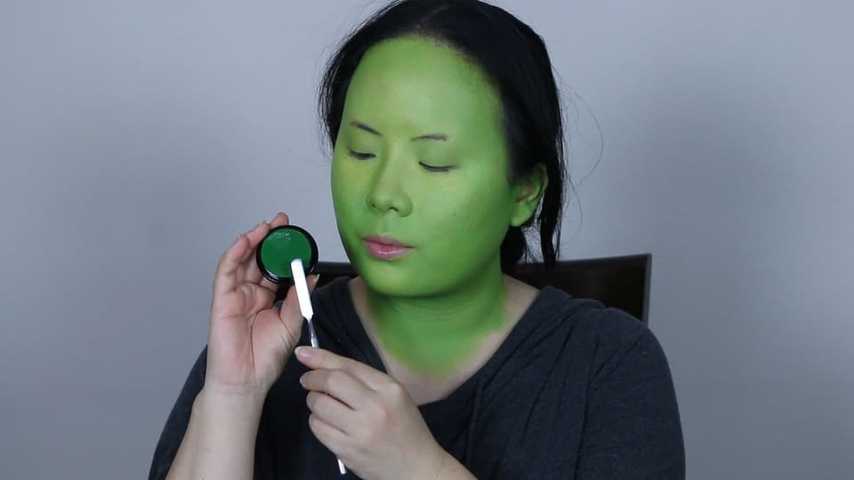 Mantis makeup