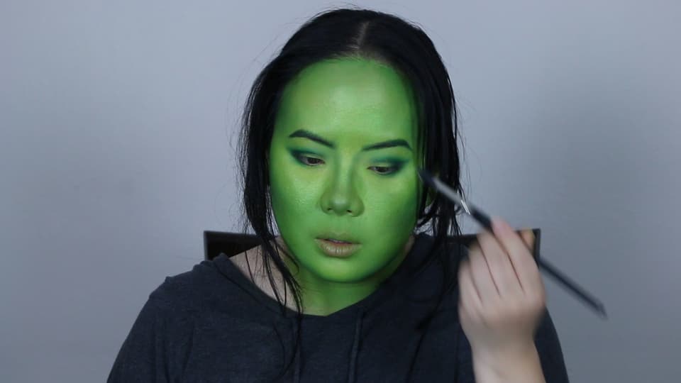 Mantis makeup