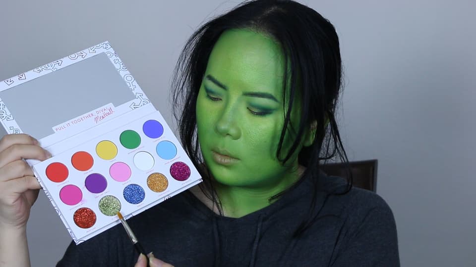 Mantis makeup