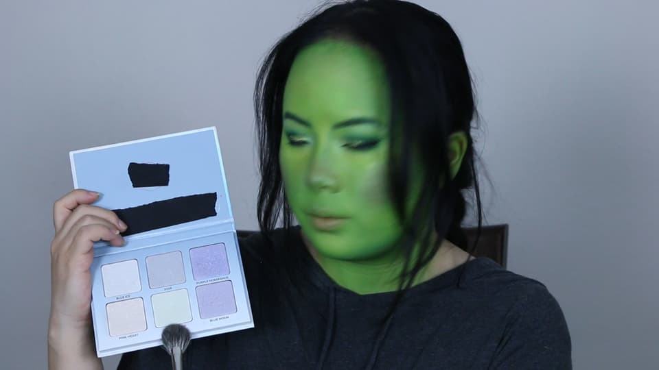 Mantis makeup