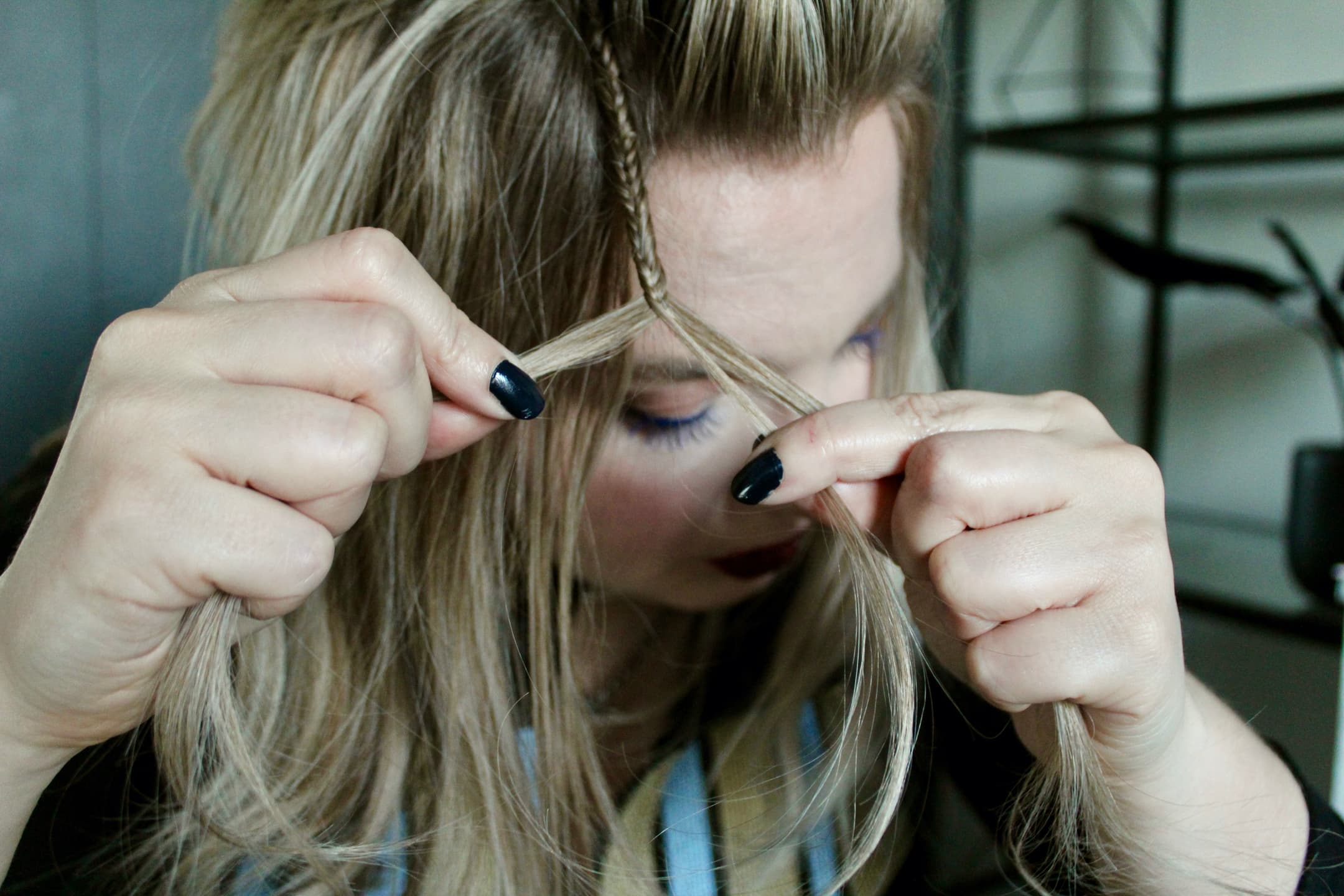 YELENA BELOVA-INSPIRED ROUND AND FISHTAIL BRAID