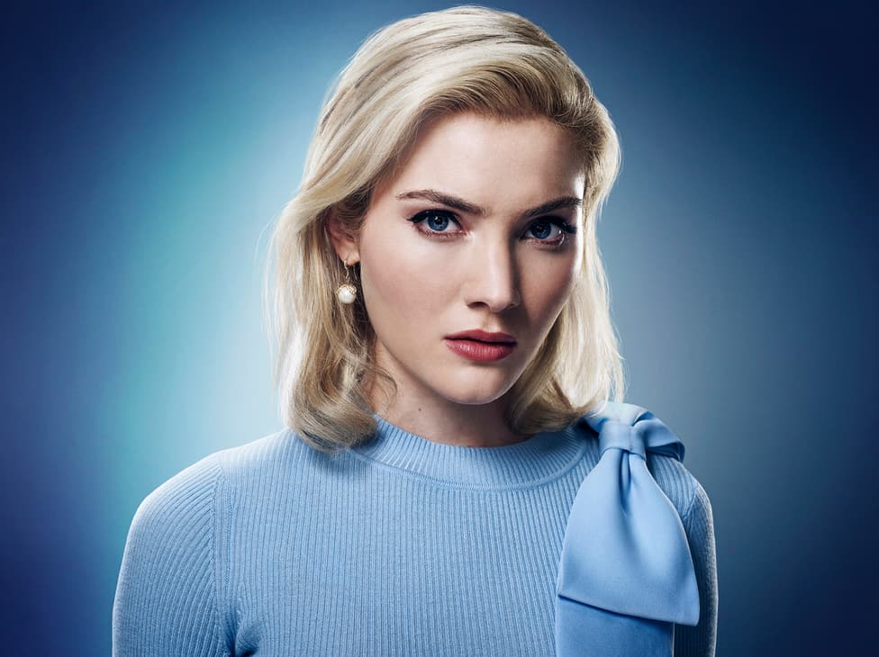 Skyler Samuels as Esmé Frost