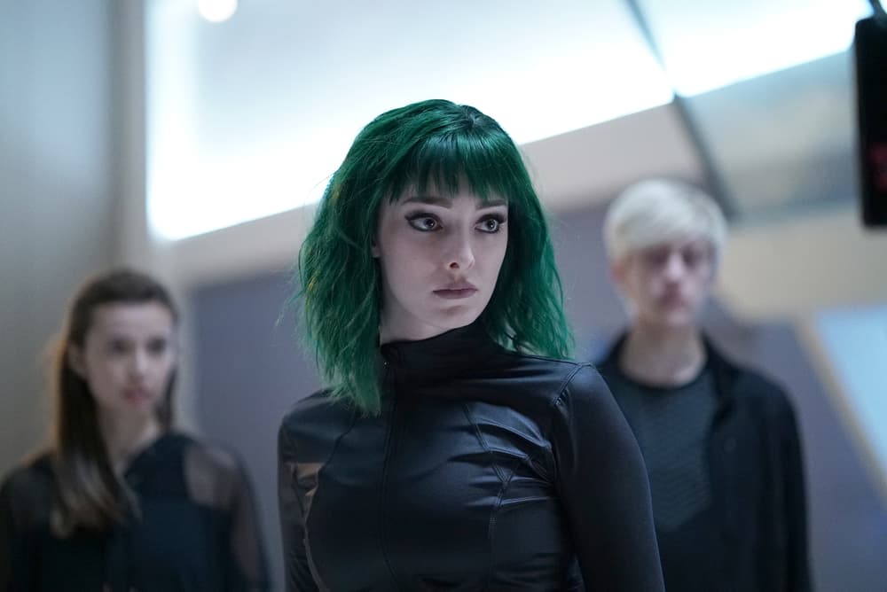 Guest star Anjelica Bette Fellini, Emma Dumont and Percy Hynes White in the "iMprint" episode of THE GIFTED airing Tuesday, Nov. 6 (8:00-9:00 PM ET/PT) on FOX.