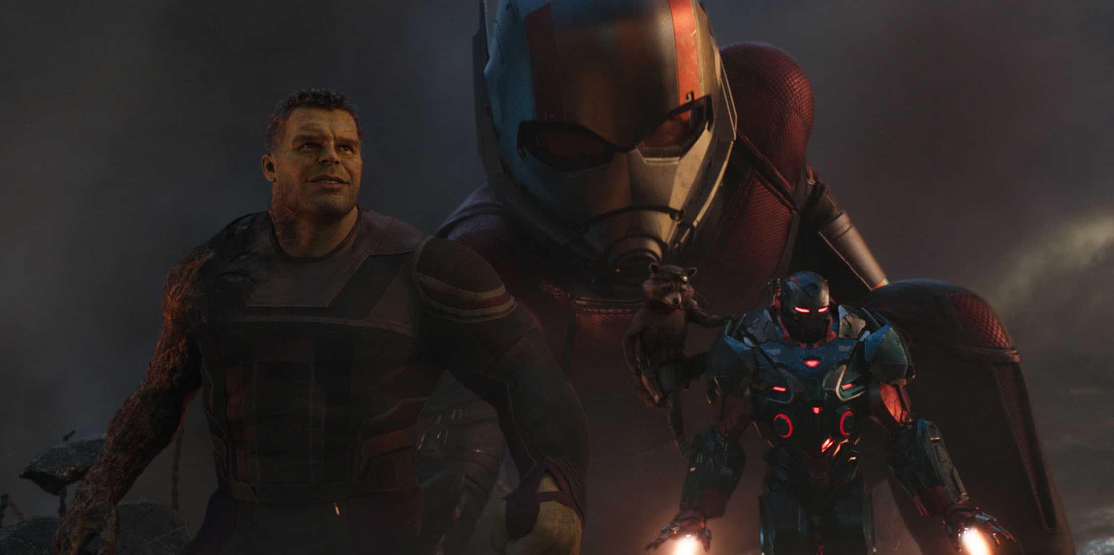 Scott's suit uses Pym Particles to reduce and enlarge the space between any object's molecules. With training, Scott can shrink to subatomic size as well as grow up to 65 feet, though he can't remain a giant for long due to the strain on his body.