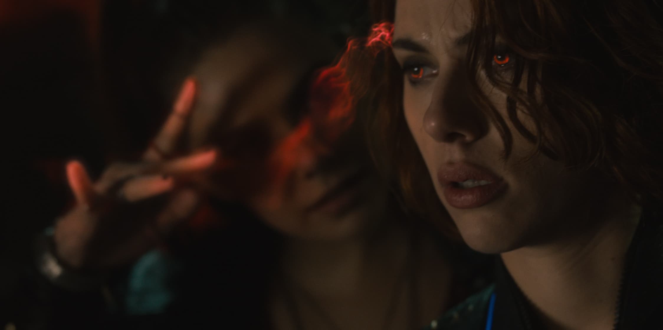 Scarlet Witch Wanda Maximoff manipulating Black Widow's mind