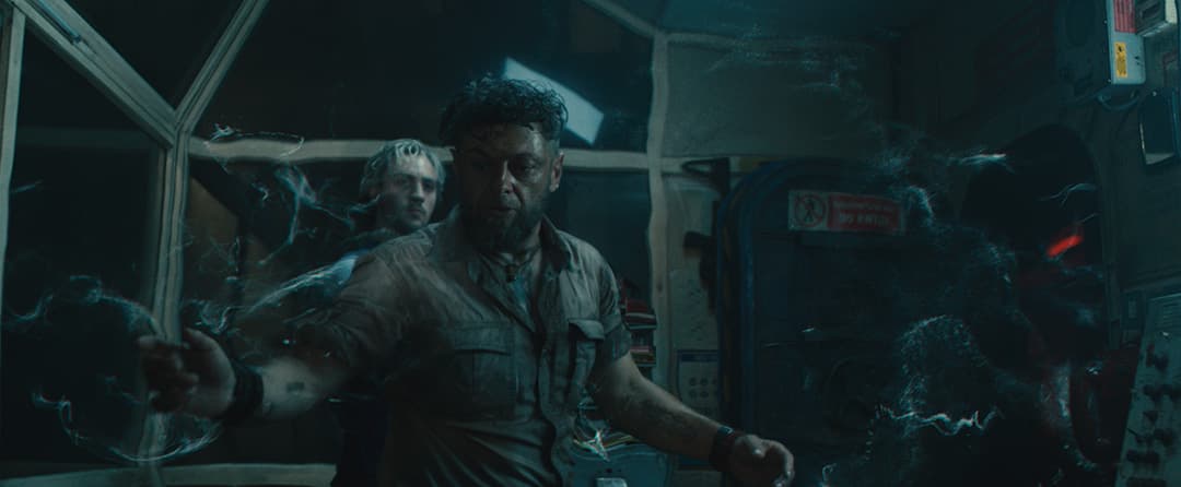 Klaw fighting Quicksilver