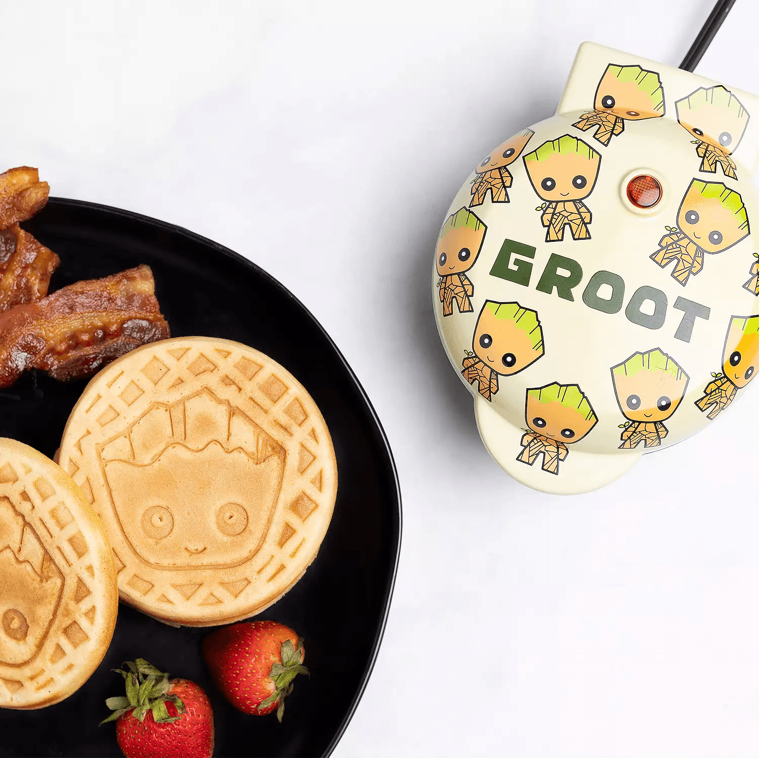Uncanny Brands Marvel Eat The Universe Groot Mini Waffle Maker
