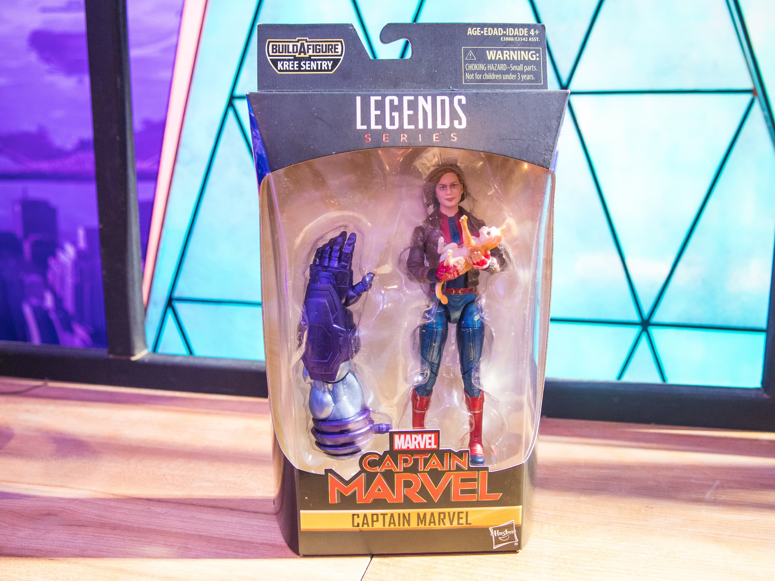 MARVEL LEGENDS CAPTAIN MARVEL IN BOMBER JACKET FIGURE