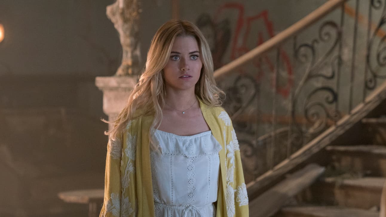 Marvel&#39;s Runaways - Karolina Dean (Virginia Gardner)