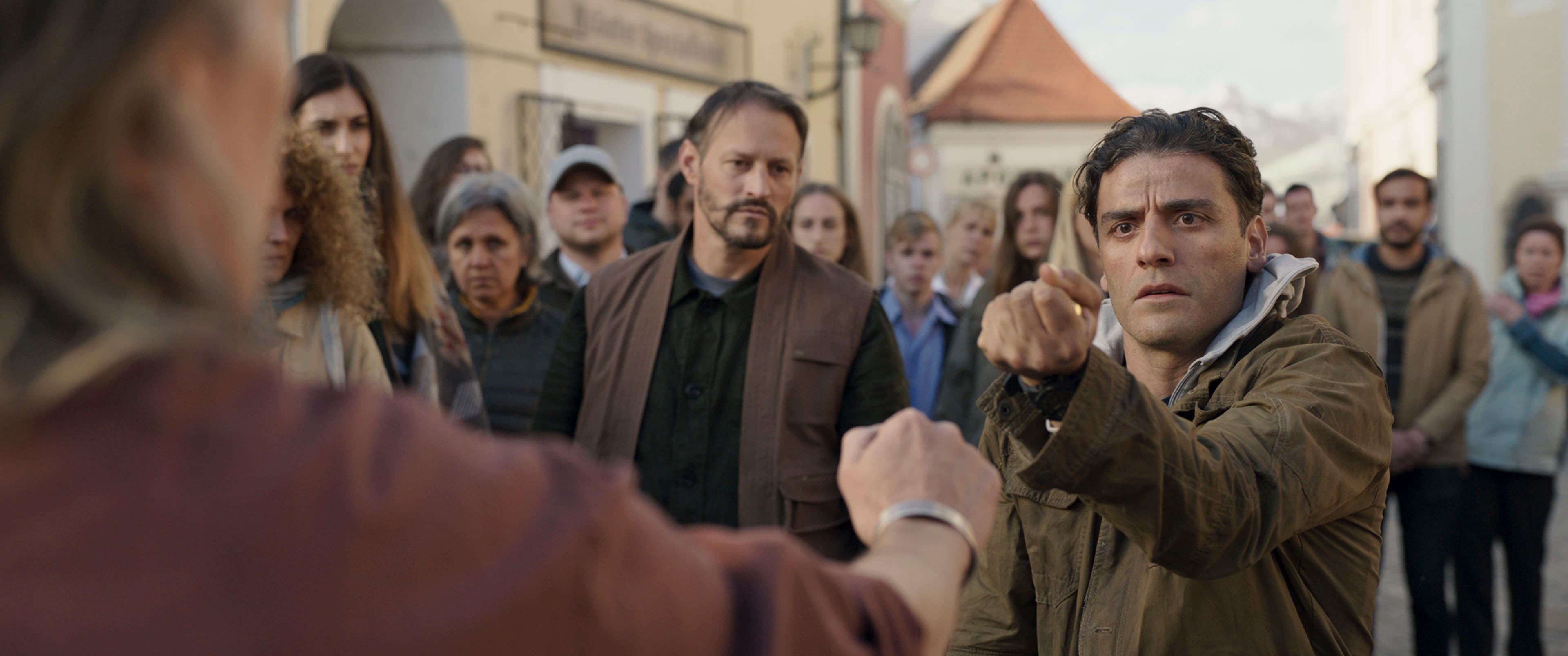 Moon Knight - Steven Grant (Oscar Isaac) and Arthur Harrow (Ethan Hawke)