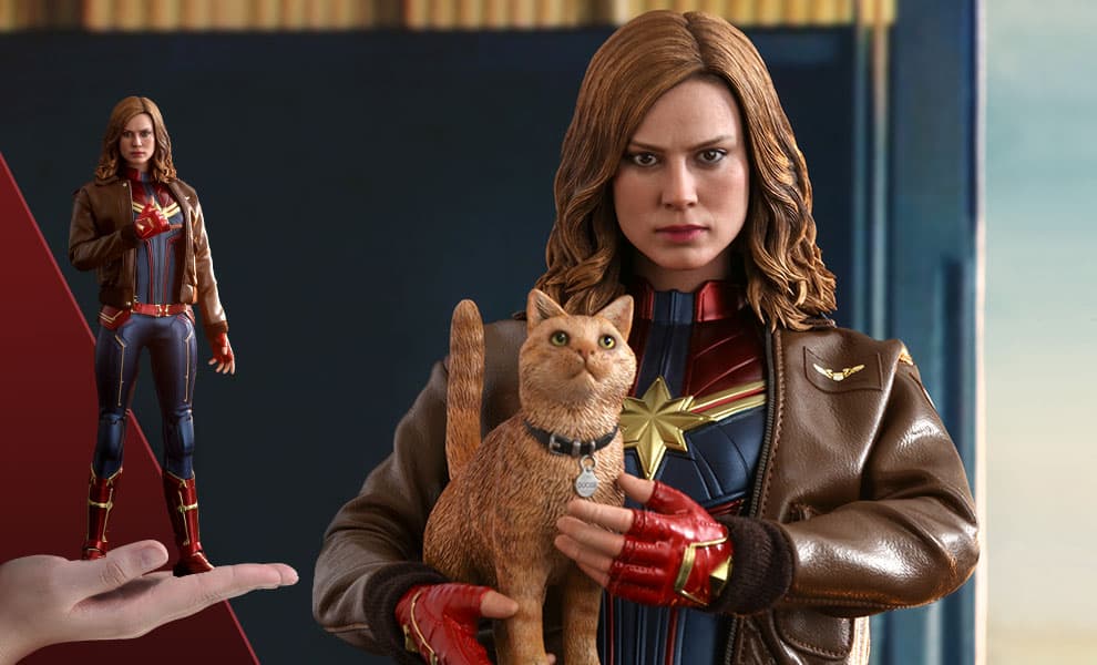 Captain Marvel Deluxe Version Sixth Scale Figure by Hot Toys / Sideshow