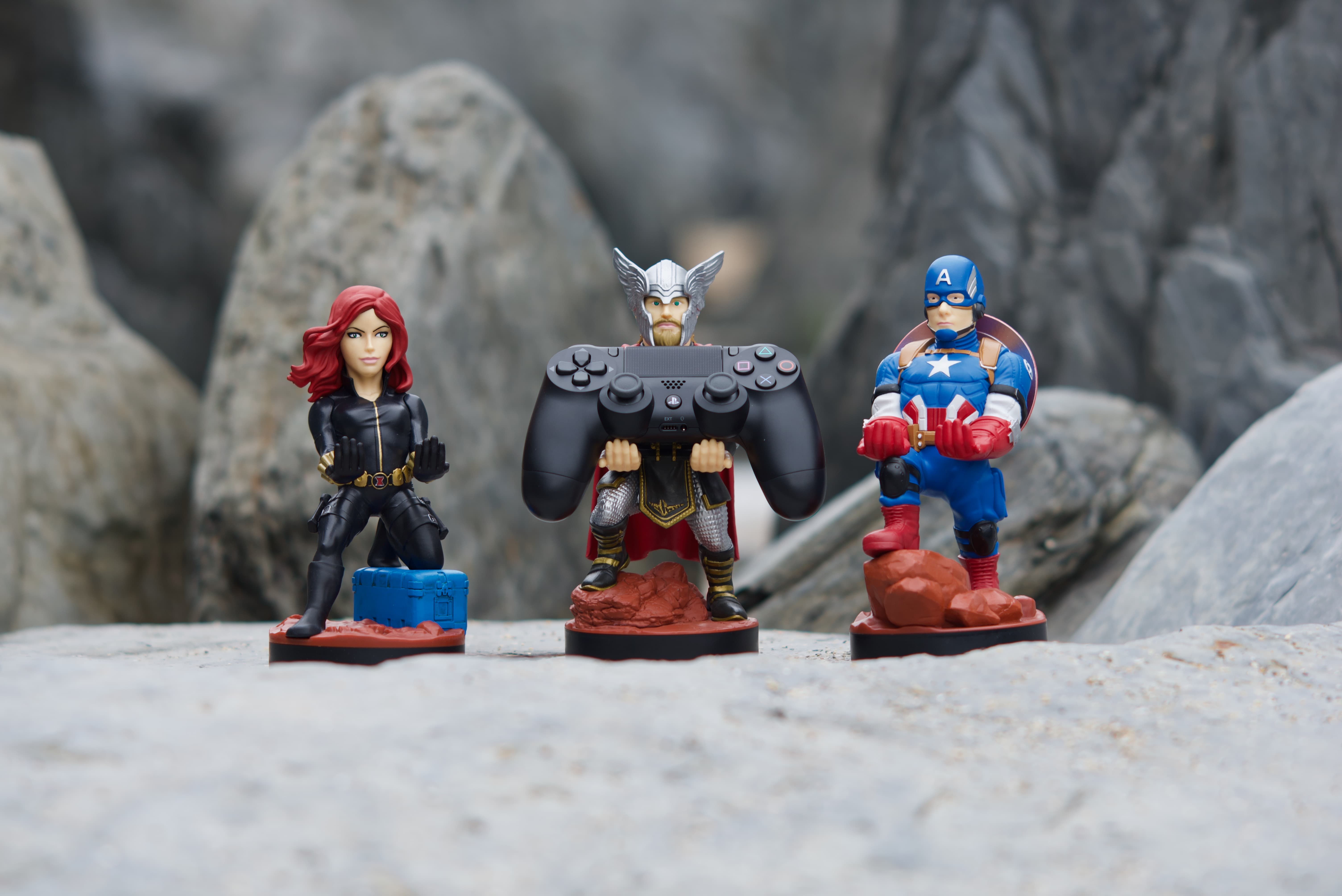 Exquisite Gaming Cable Guys Phone and Controller Holder