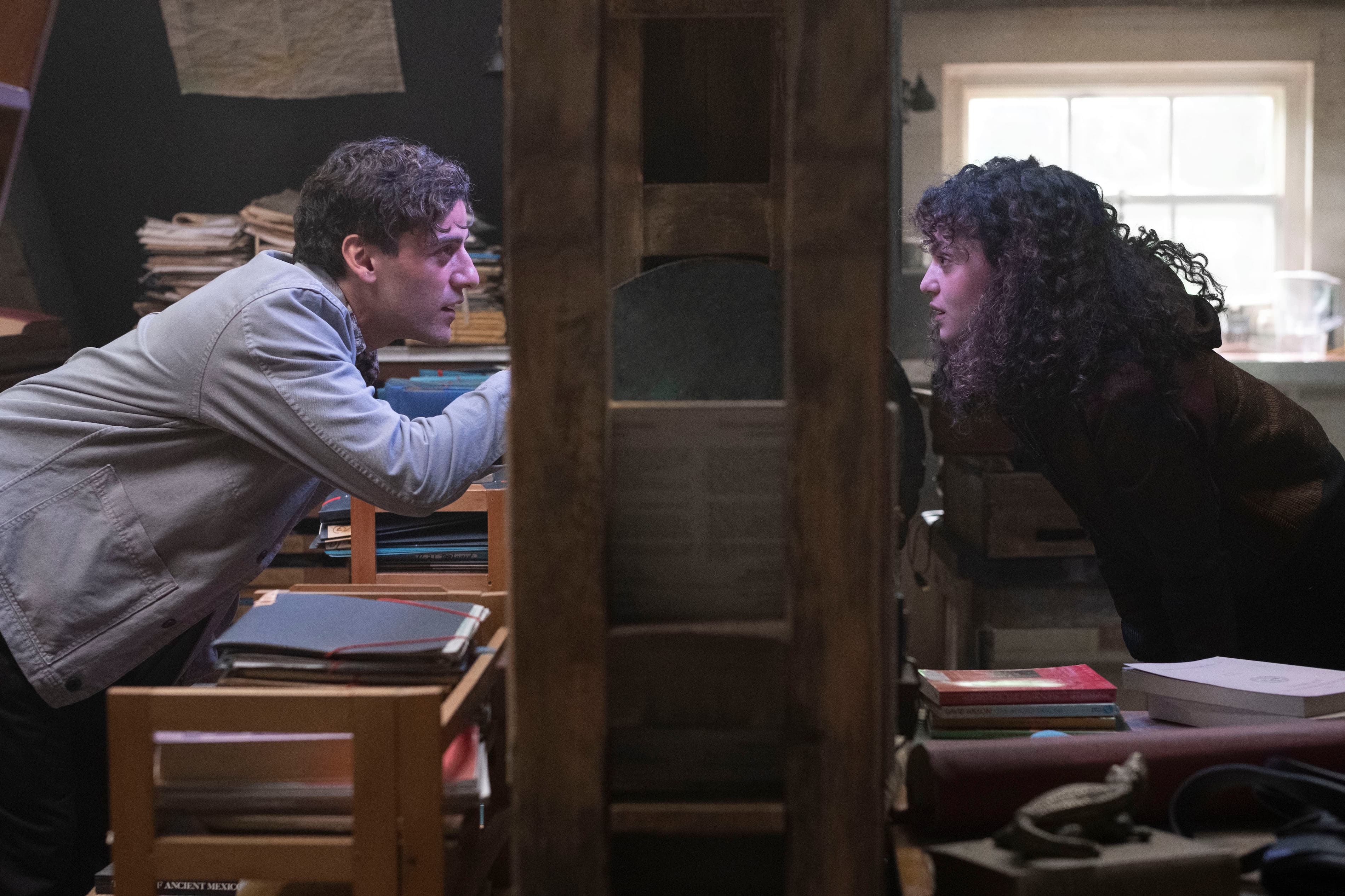 Moon Knight - Steven Grant (Oscar Isaac) and Layla El-Faouly (May Calamawy)