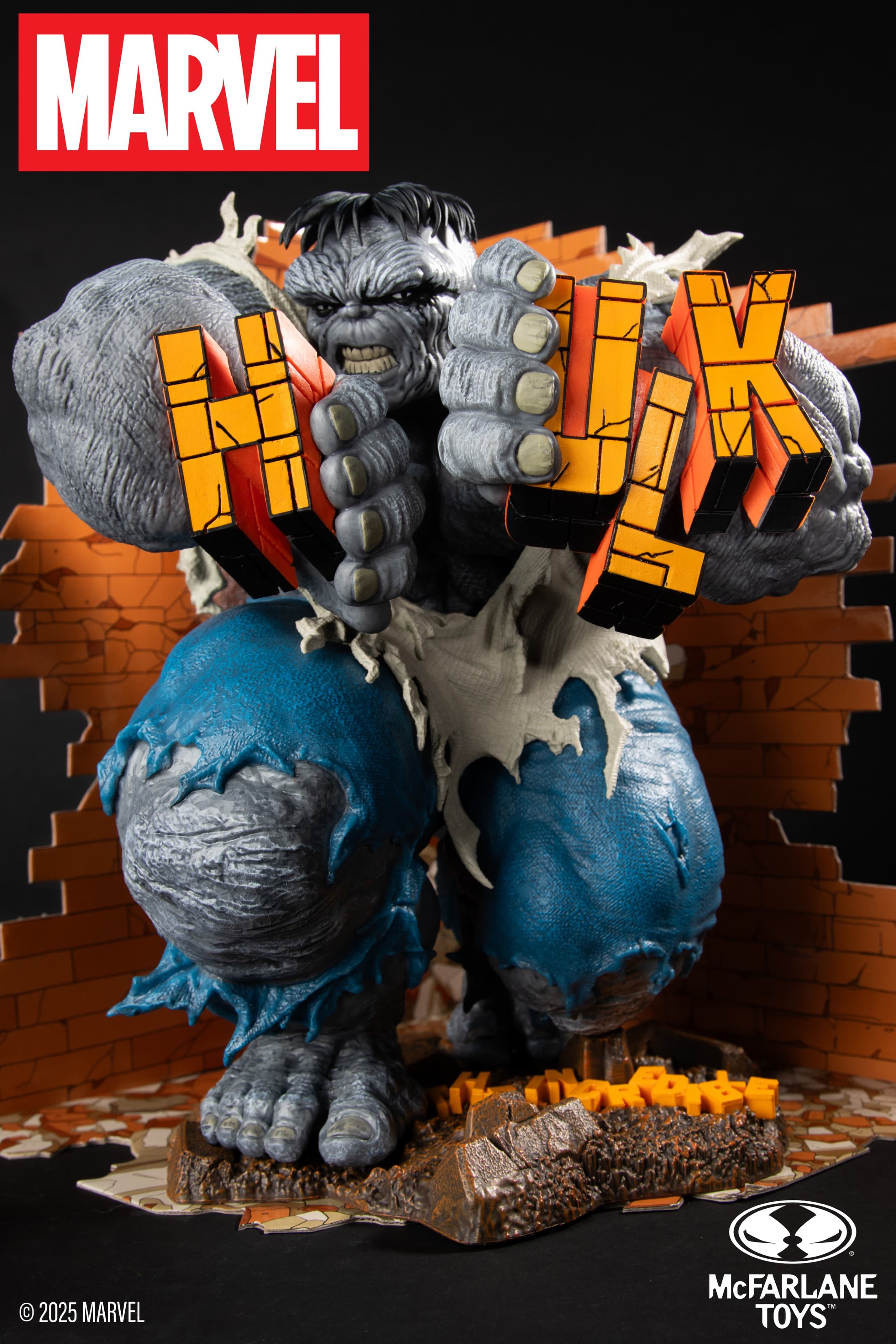 McFarlane Toys Incredible Hulk statue