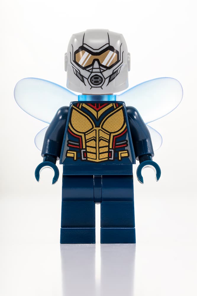 Wasp minifigure from the Ant-Man and the Wasp Lego SDCC set