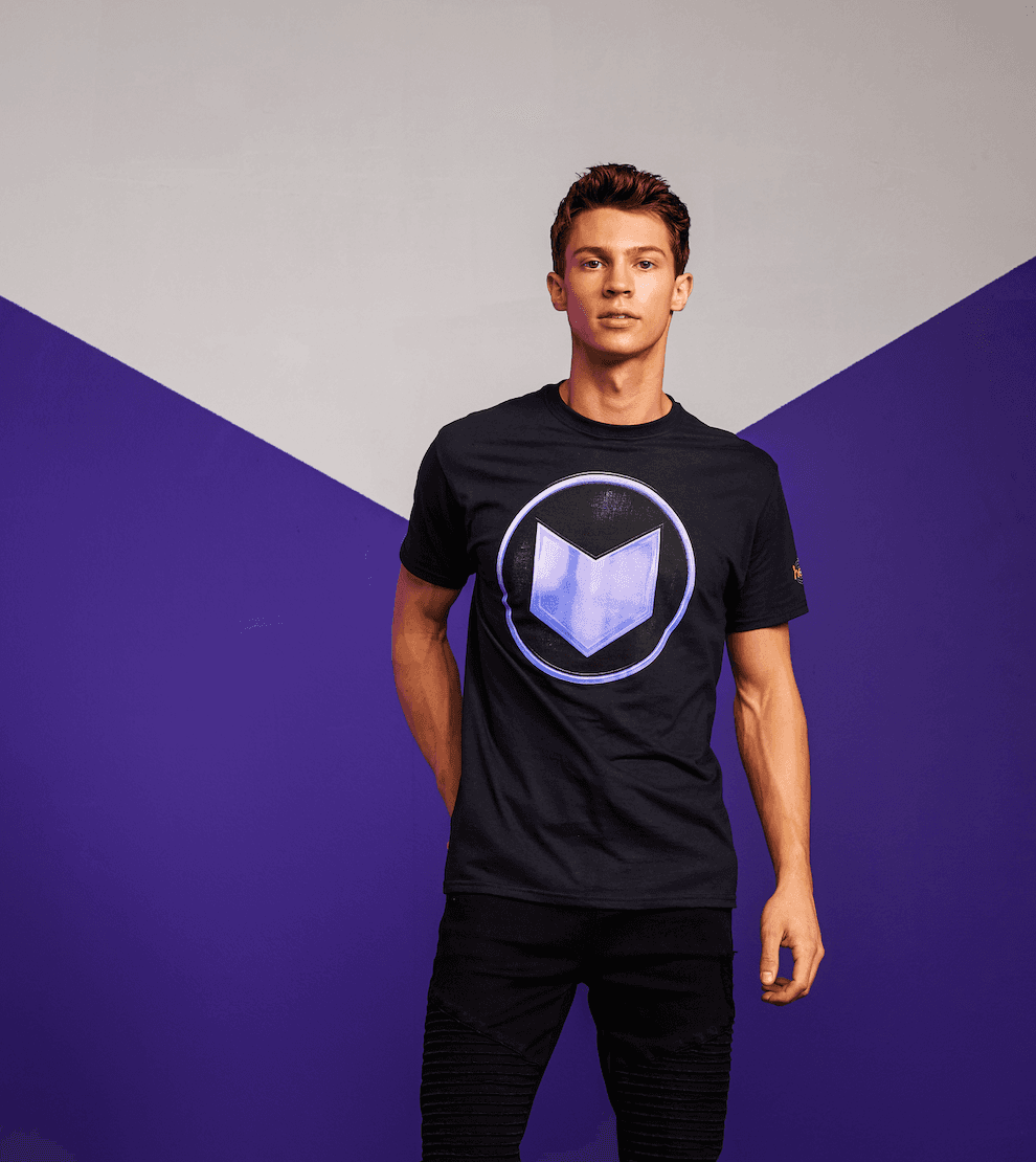 Hawkeye Logo T-Shirt / shop it <a href=https://www.heruniverse.com/product/marvel-hawkeye-logo-t-shirt/16643367.html>here</a>