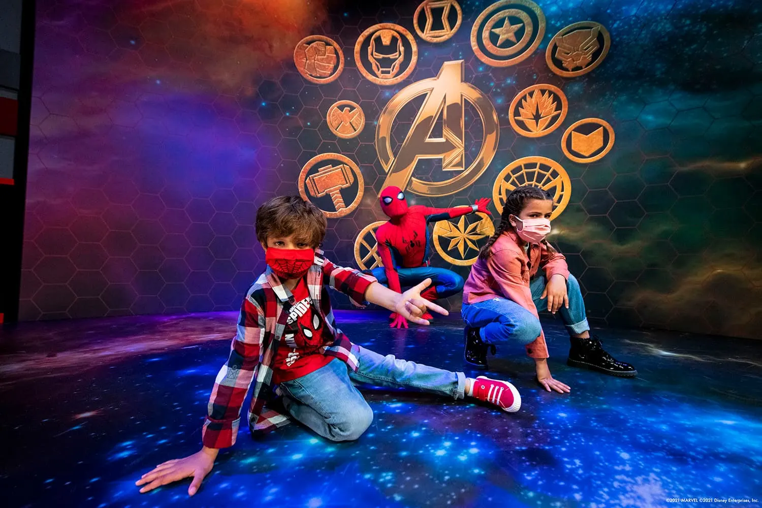 希少 MARVEL アベンジャーズ タペストリー ラグ disney ソファカバ